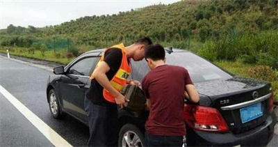 洪洞永福道路救援